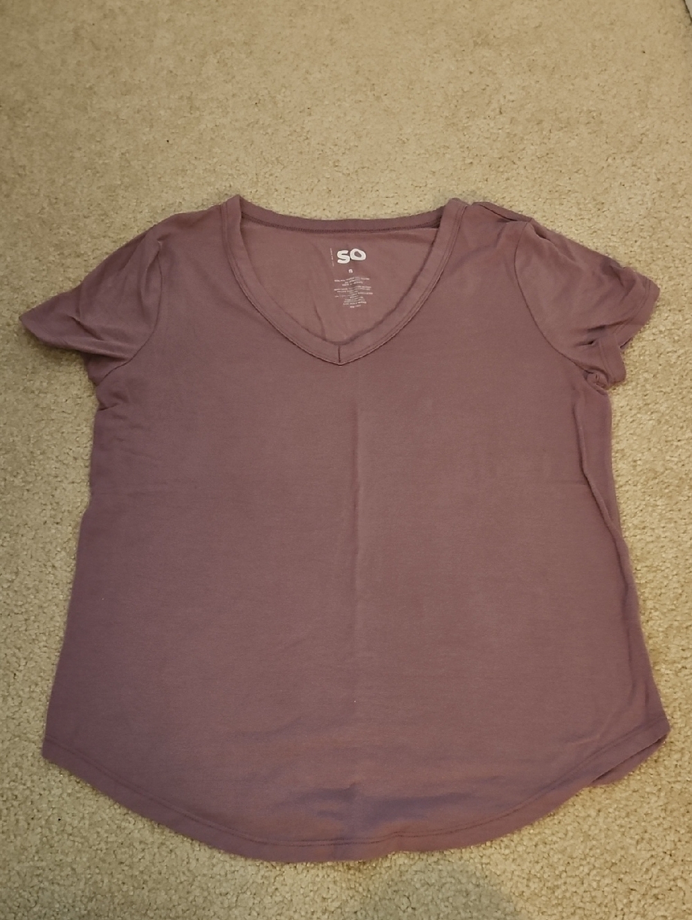 SO Women's Short Sleeve V-Neck Tee in Dusty Mauve